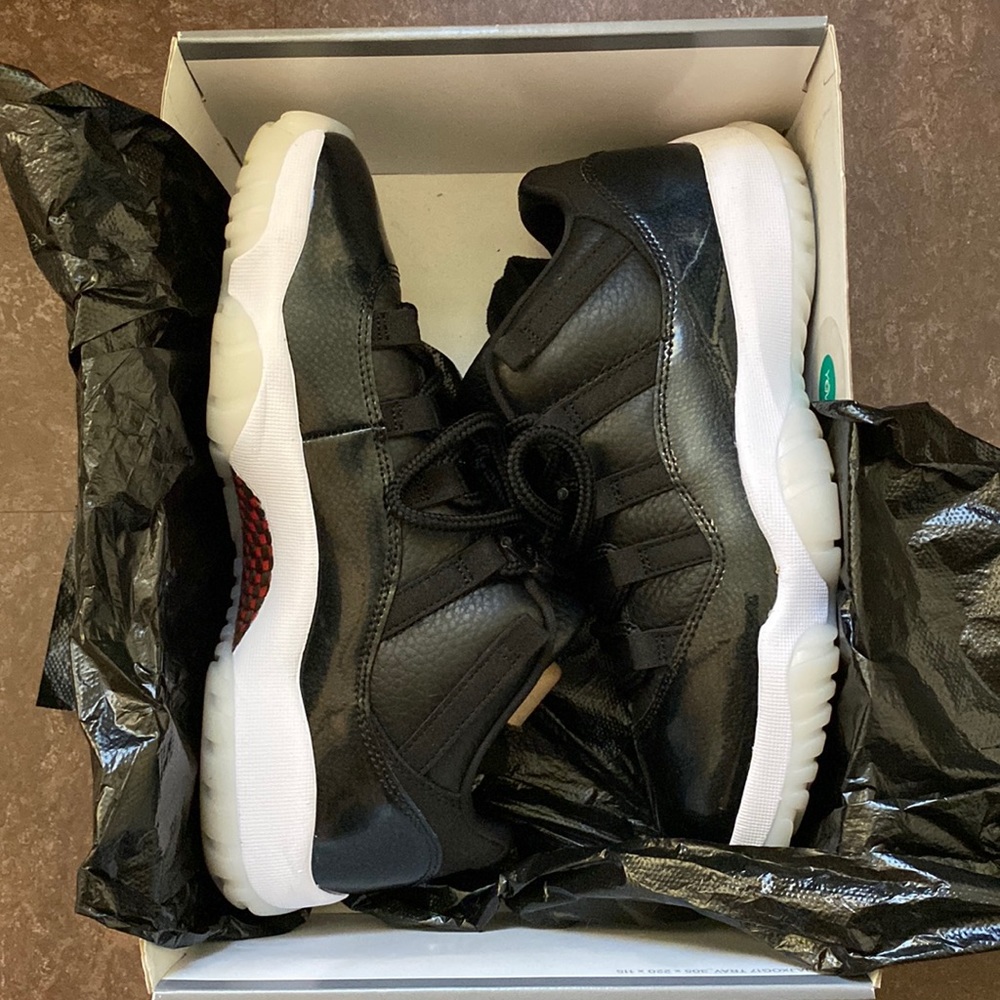 Air Jordan 11 Retro Low